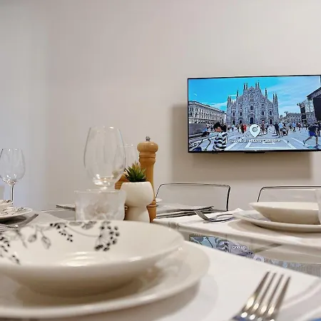 Sempione Designer 2 Bedrooms 24h Supermarket Nightlife Tram To Duomo Lägenhet Milano